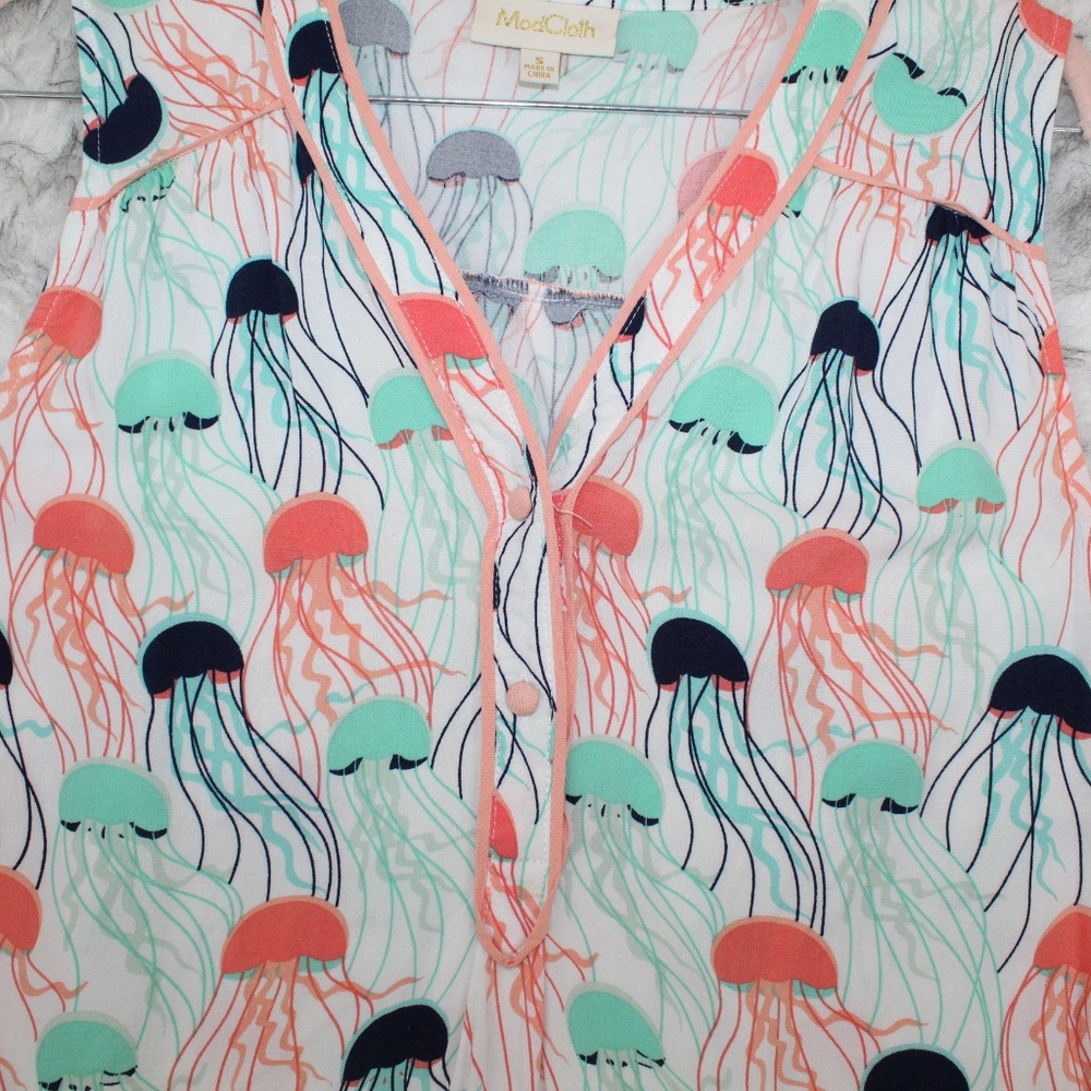 SOLD ModCloth Jelly Fish Front Button Top - Picture 6 of 8